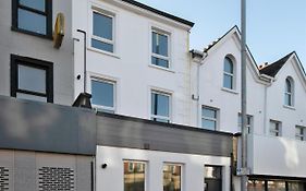 Central Belfast Modern Apartment Great Location Free Parking